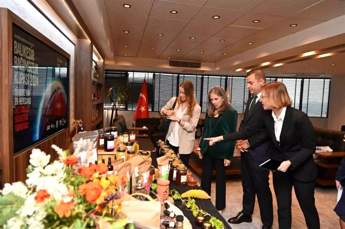 ABD İstanbul Başkonsolosu Eadeh, Balıkesir Büyükşehir Belediye Başkanı Akın’ı Ziyaret Etti