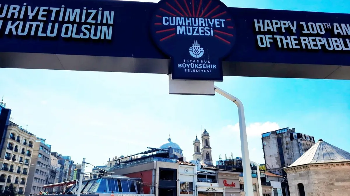 İBB’nin Taksim’deki 100. yıl kemerinin kaldırılması için şikayette bulunuldu