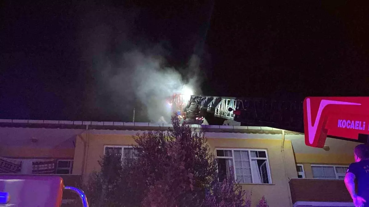 İzmit’te Güneş Enerjisi Yangını Paniğe Neden Oldu