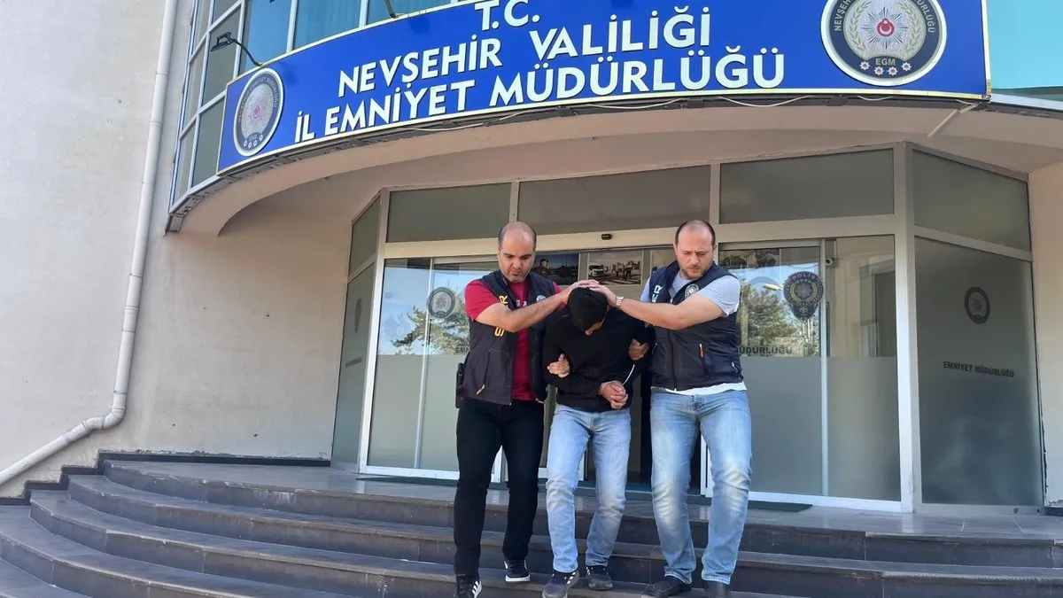Siber vurguncu berber! 1 milyar 200 milyonluk vurgun: 92 gözaltı
