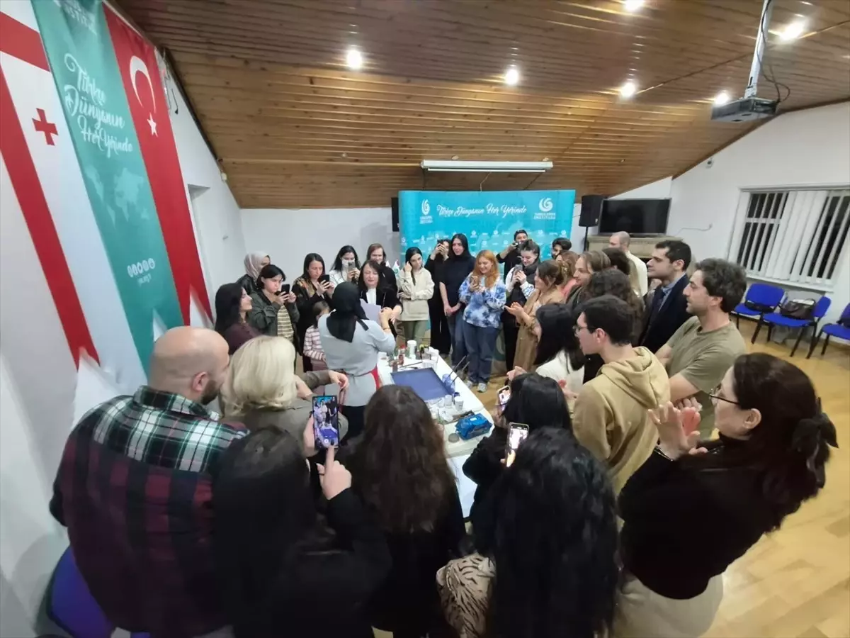 Tiflis’te Geleneksel Türk Ebru Atölyesi