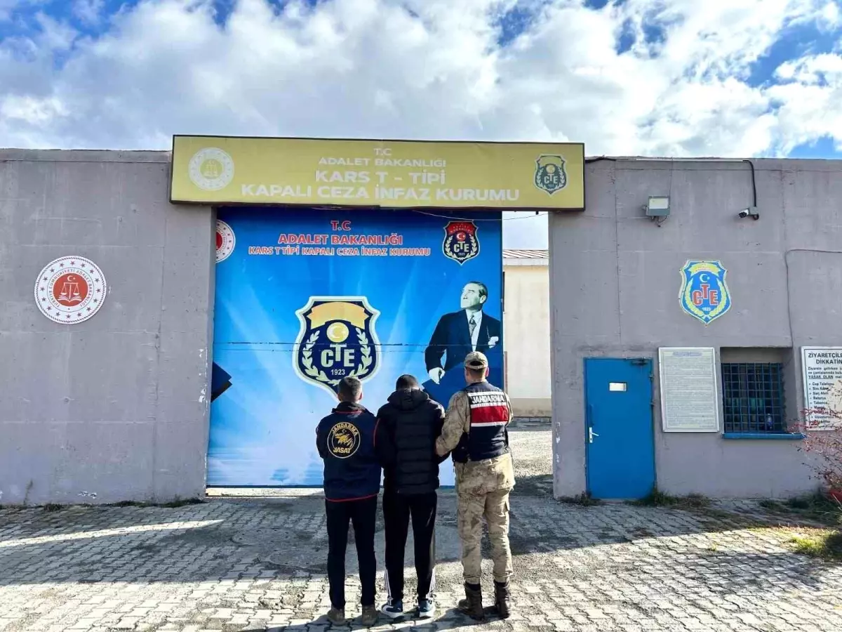 Kars’ta Aranan İki Dolandırıcı Yakalandı