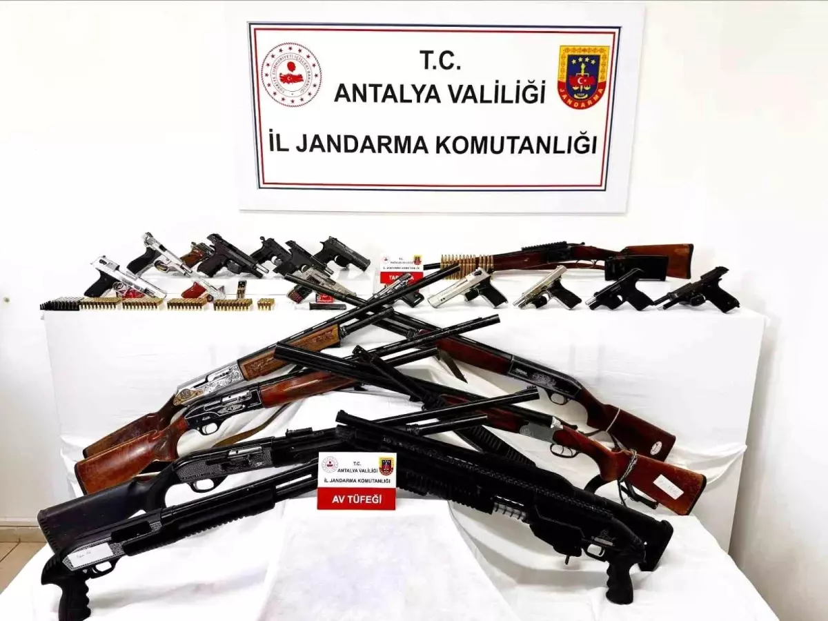Alanya’da Eş Zamanlı Silah Operasyonu