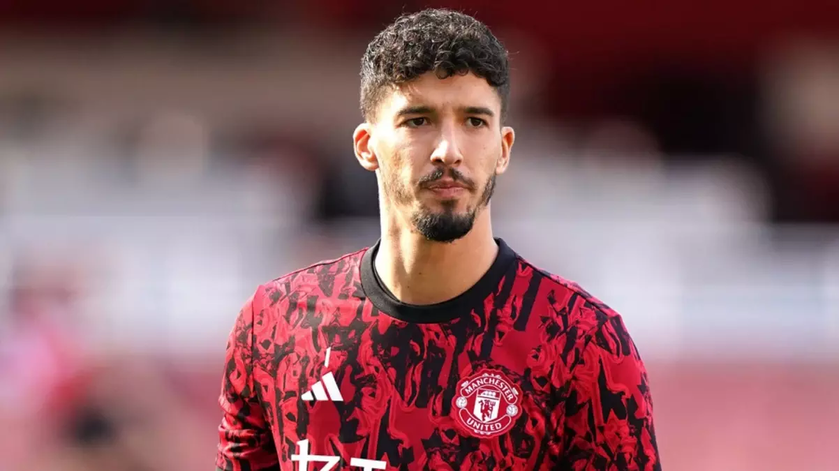 Manchester United, Altay Bayındır’ın kalemini kırdı