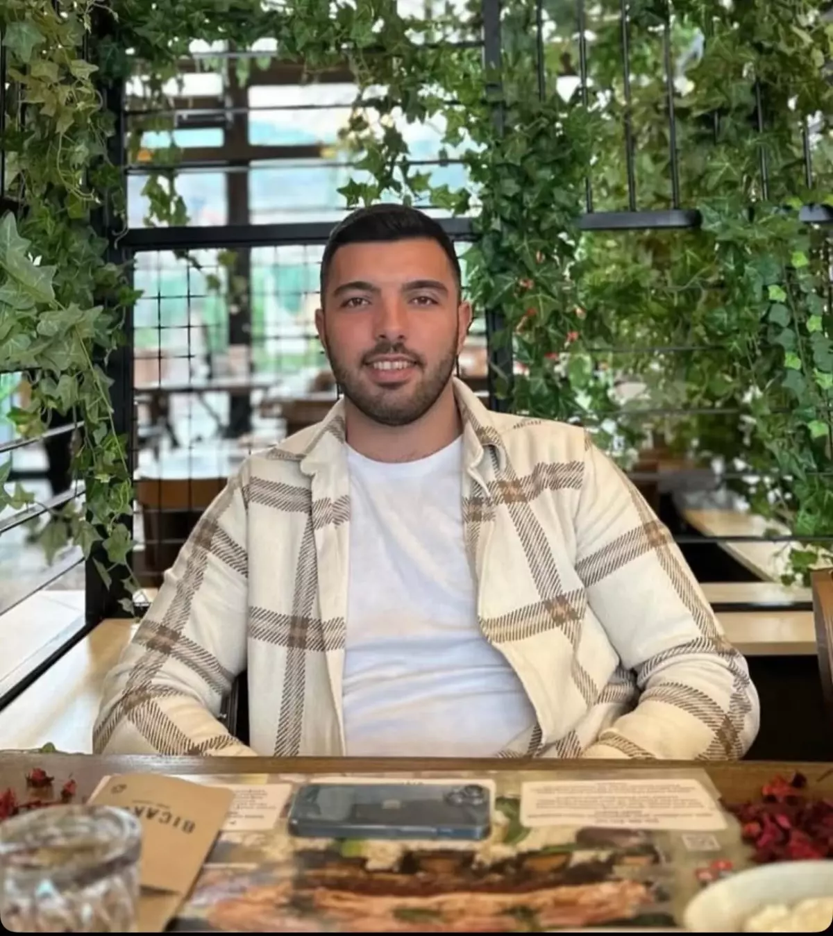 İznik’te Kivi Bahçesine Düşen Otomobilde Nişanlı Çiftin Dramı