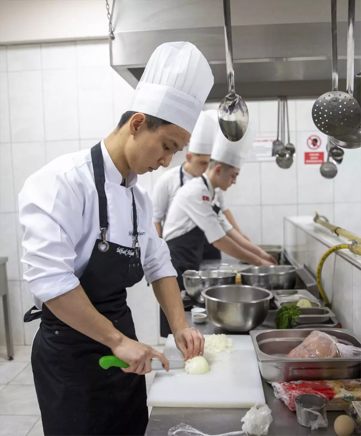 Kırgız Aşçı Adayı Bolu’da Eğitim Alıyor