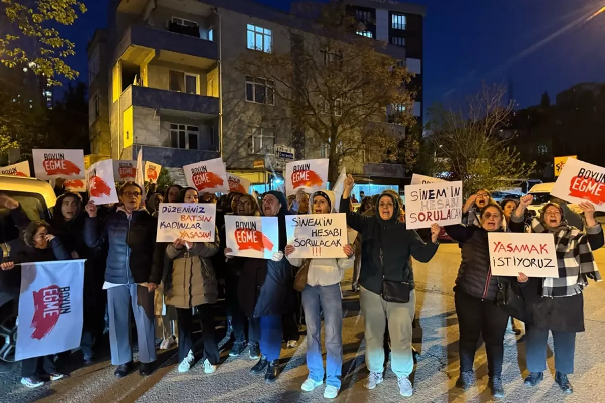 Kartal Kadın Dayanışma Komiteleri, öldürülen Sinem Çeşim için eylem düzenledi