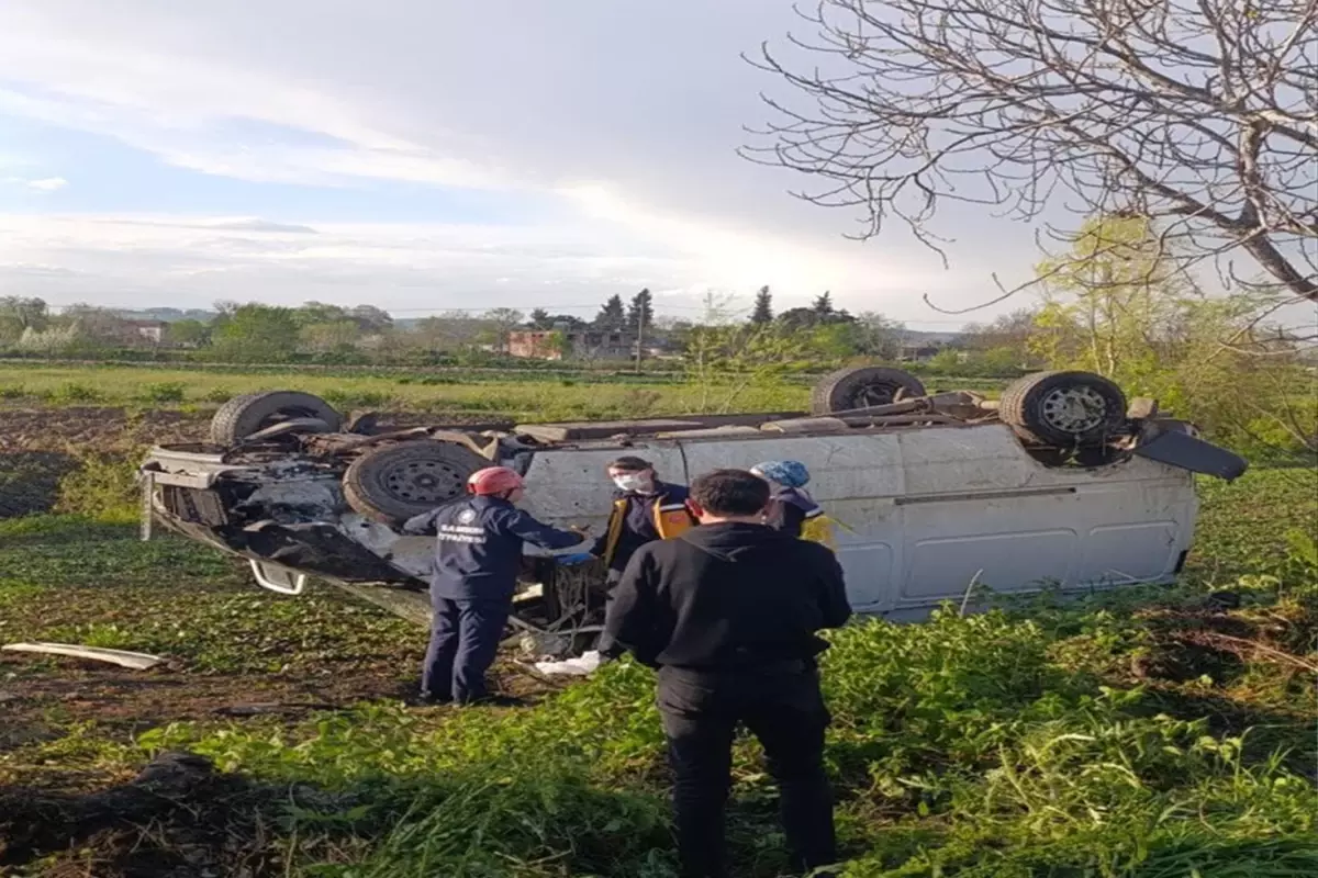 Samsun’da kontrolden çıkan minibüs ters döndü! 1 kişi hayatını kaybetti